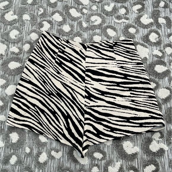 Zara Black and White Zebra Print Skort - Picture 4 of 6